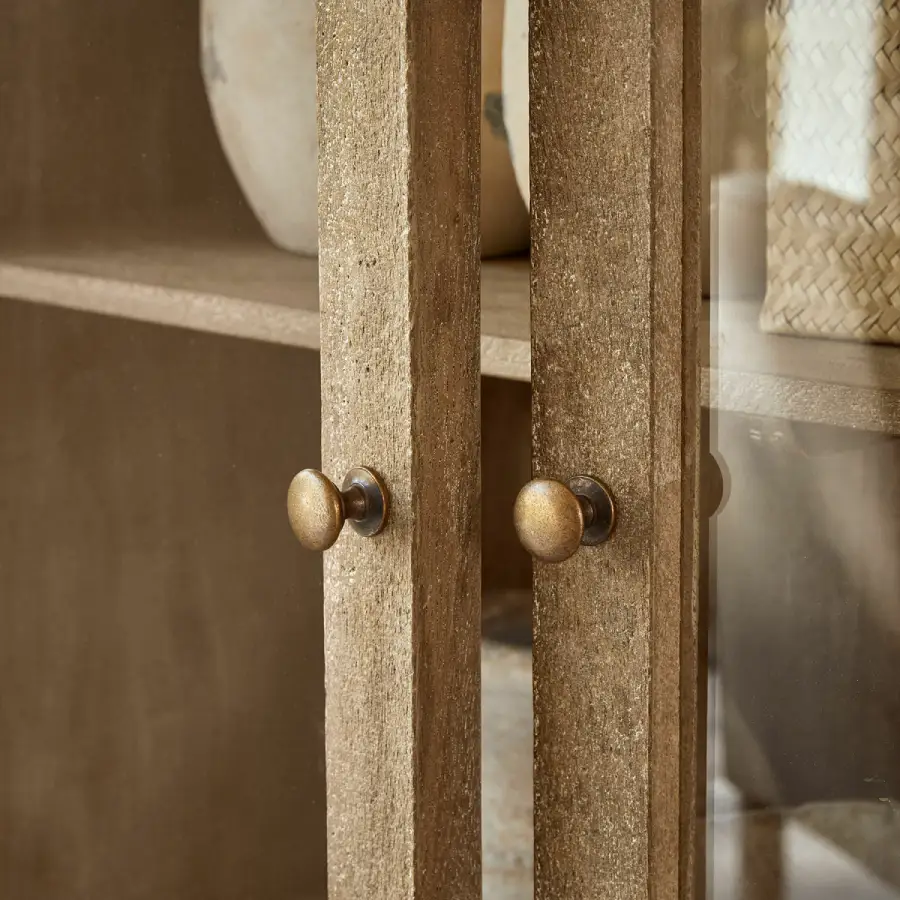Vitrina Winscombe de madera envejecida de Loberon