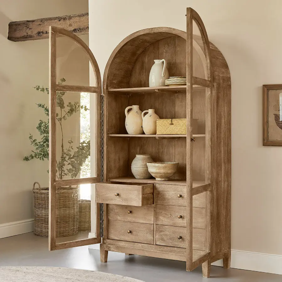 Vitrina Winscombe de madera envejecida de Loberon