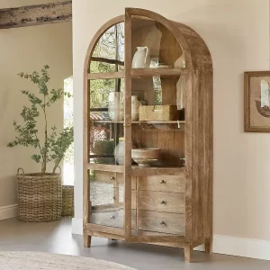 Vitrina Winscombe de madera envejecida de Loberon