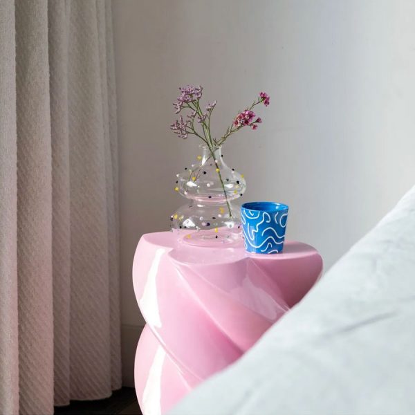 Mesa auxiliar Pillar rosa de &Klevering