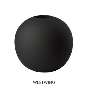 Jarrón Ball negro de Cooee Design