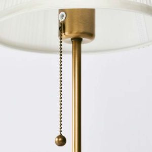 Lámpara de mesa Arstid de Ikea