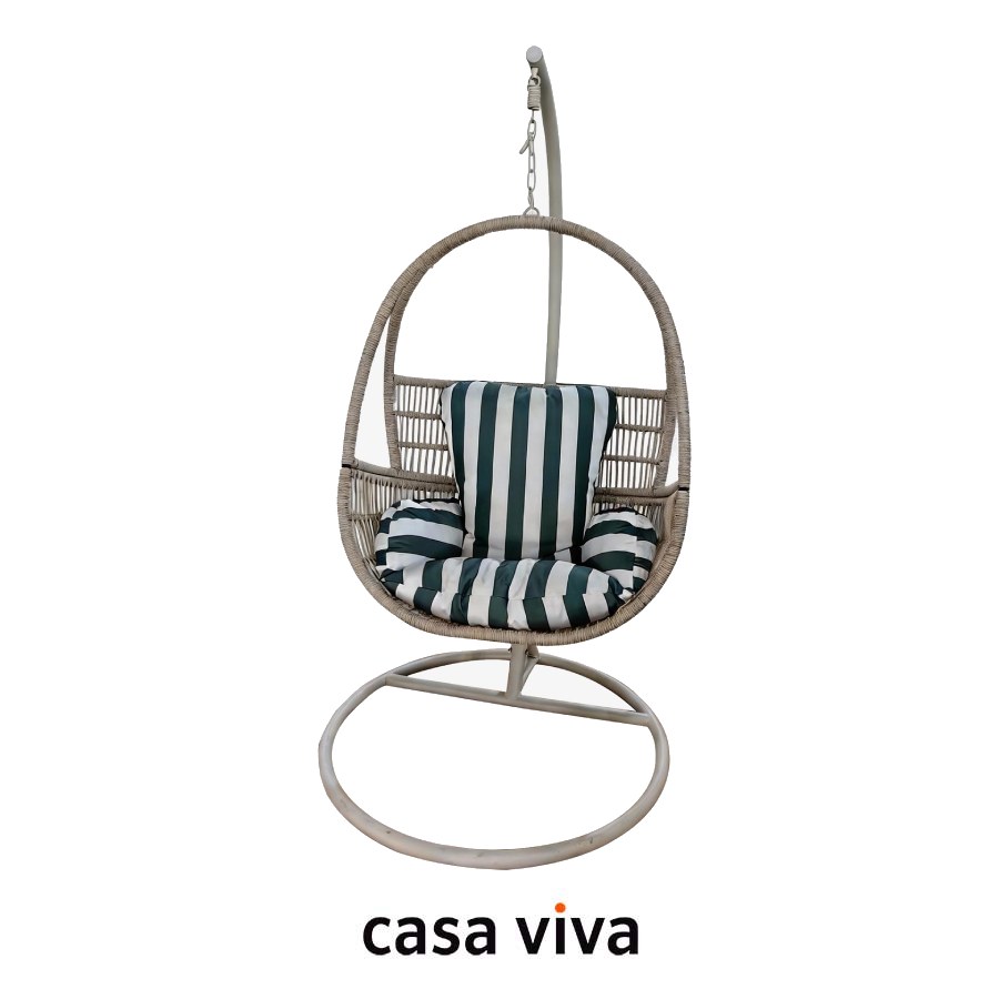 Sillón colgante con cojín a rayas de Casa Viva