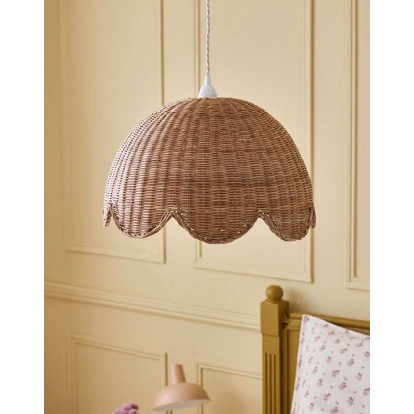 Suspension fleur en rotin de Cyrillus