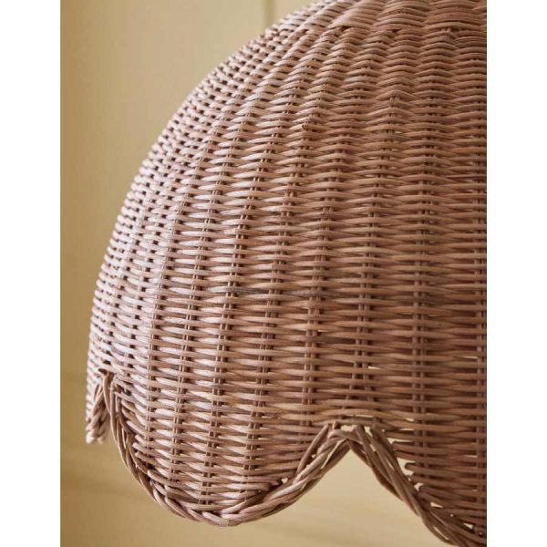 Suspension fleur en rotin de Cyrillus