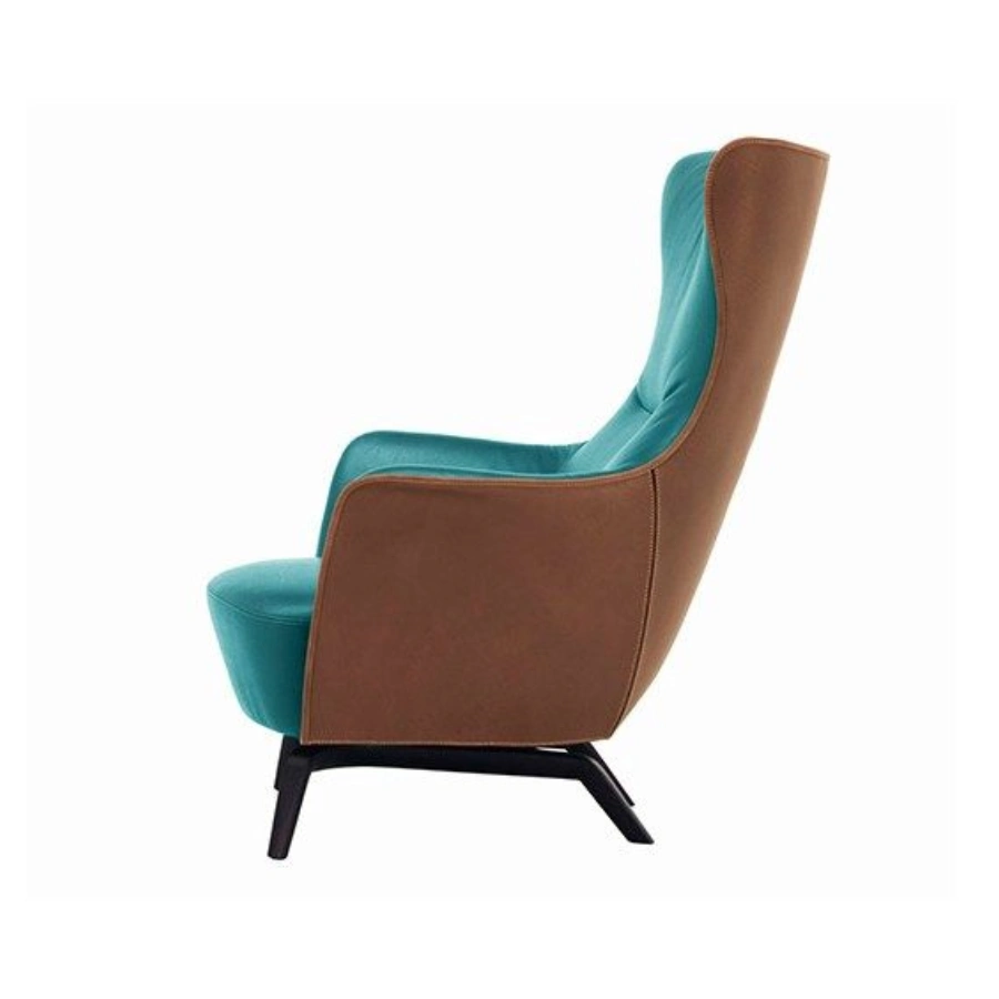 Poltrona Frau armchair by Mamy Blue