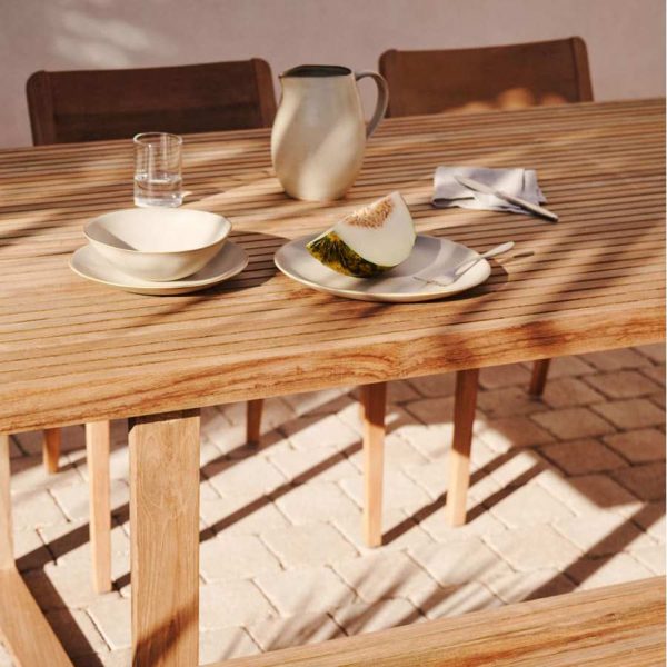 Mesa de exterior Canadell de madera de Kave Home